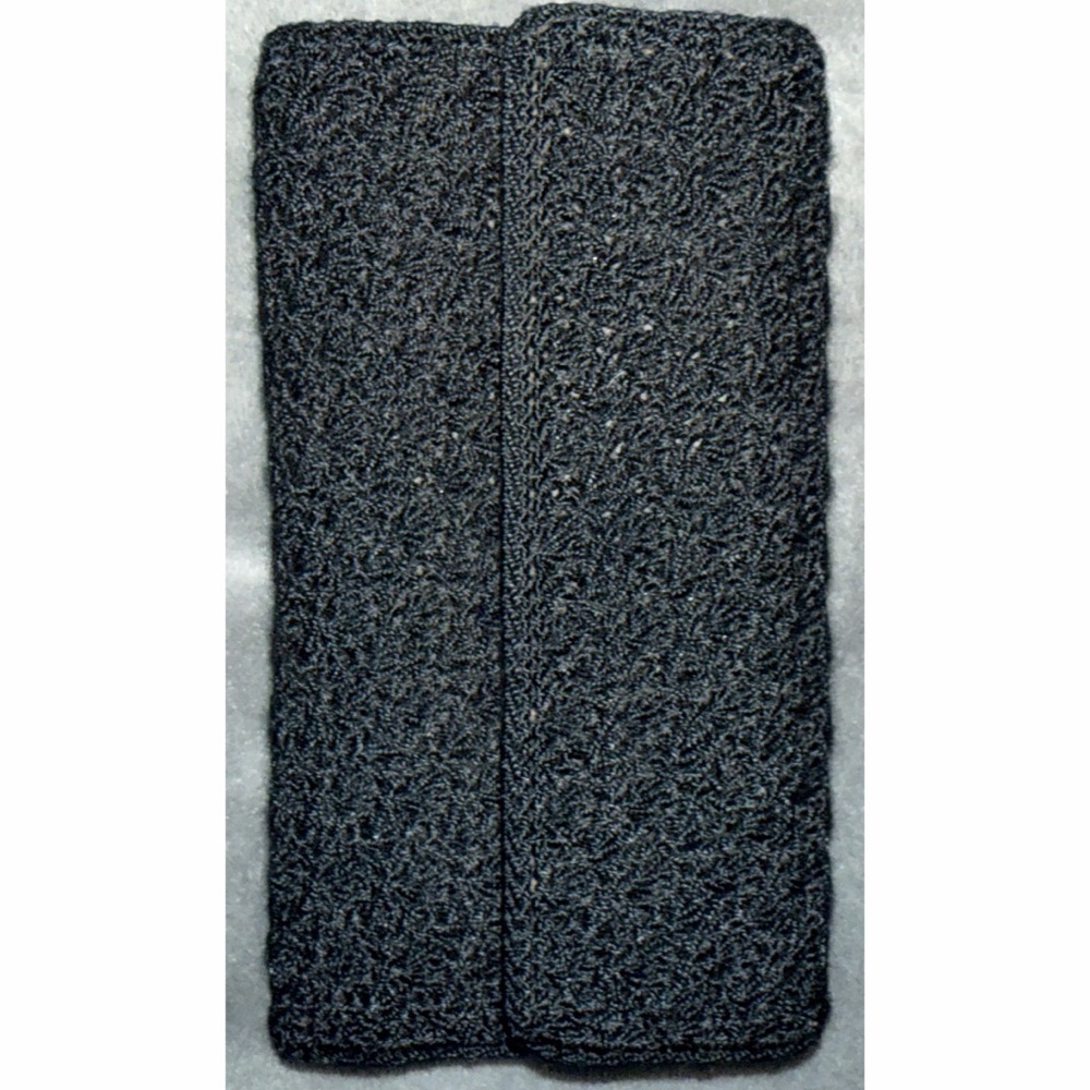 🖤 The Sak 90s Crochet Wallet